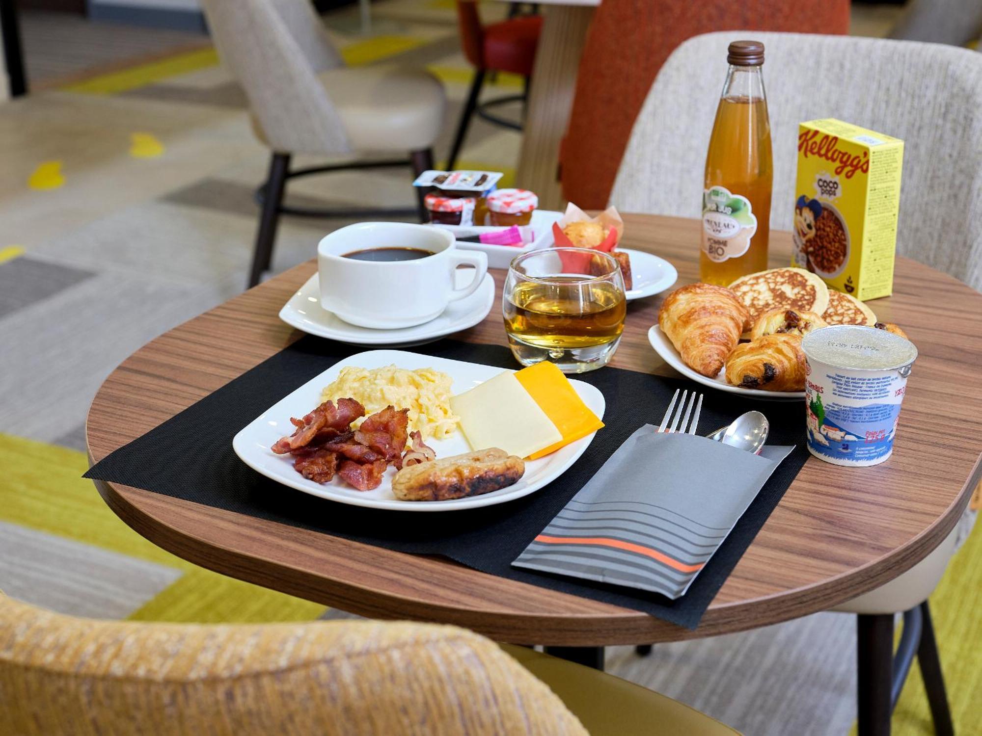 Quality Hotel Bordeaux Centre Esterno foto